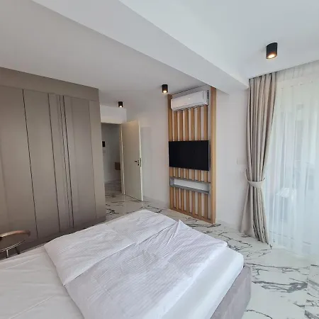 North Star 15 Apartment *